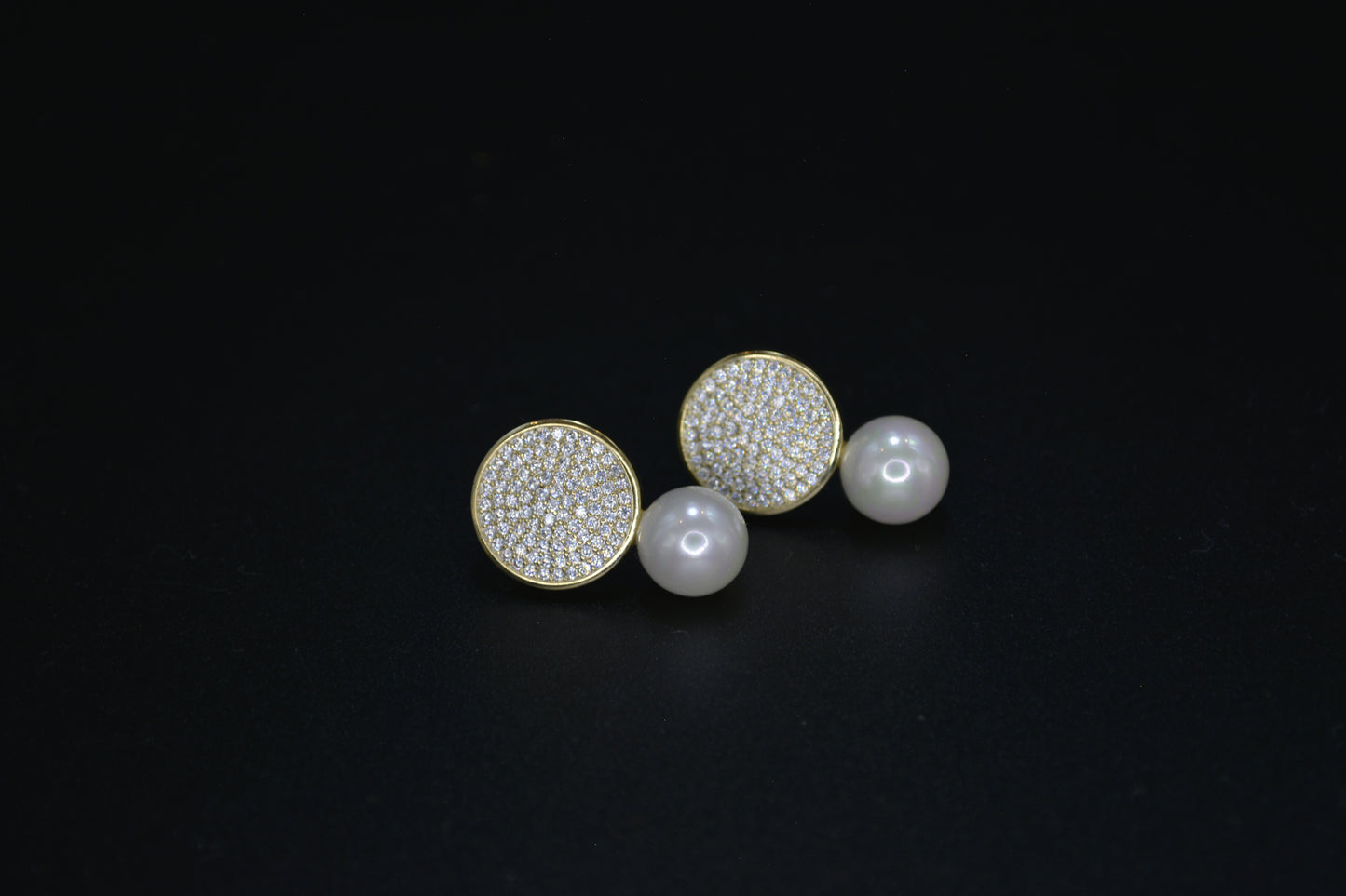 Elegant Disc and Pearl Earrings