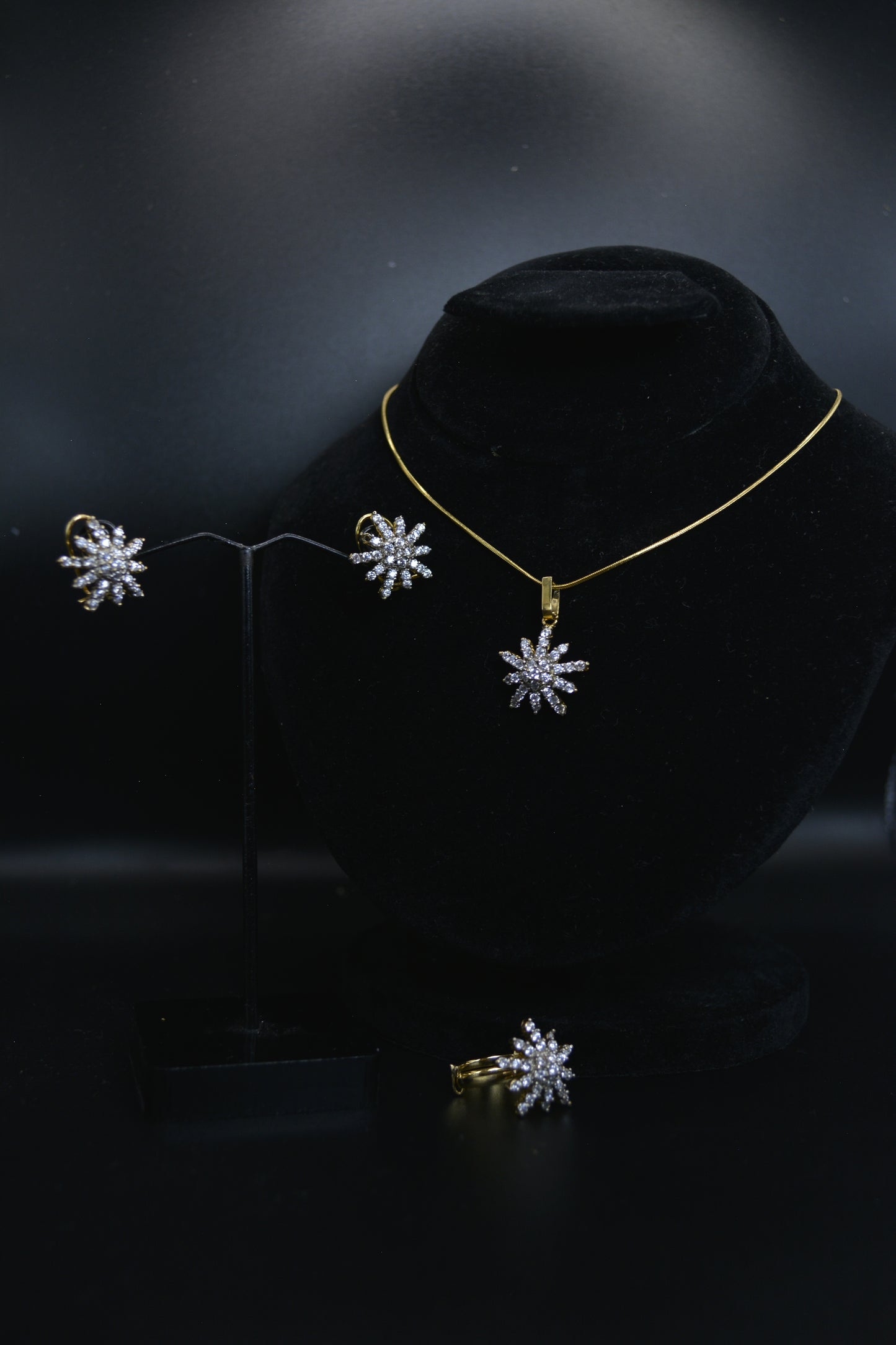 Elegant Gold-Plated Starburst Jewelry Set