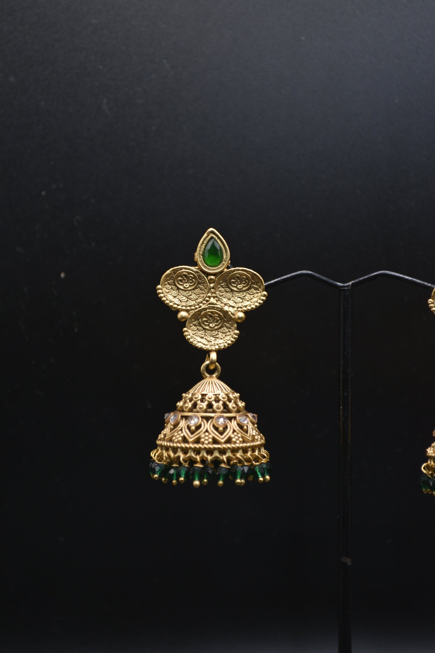 Regal Gold and Emerald Jewelry Set