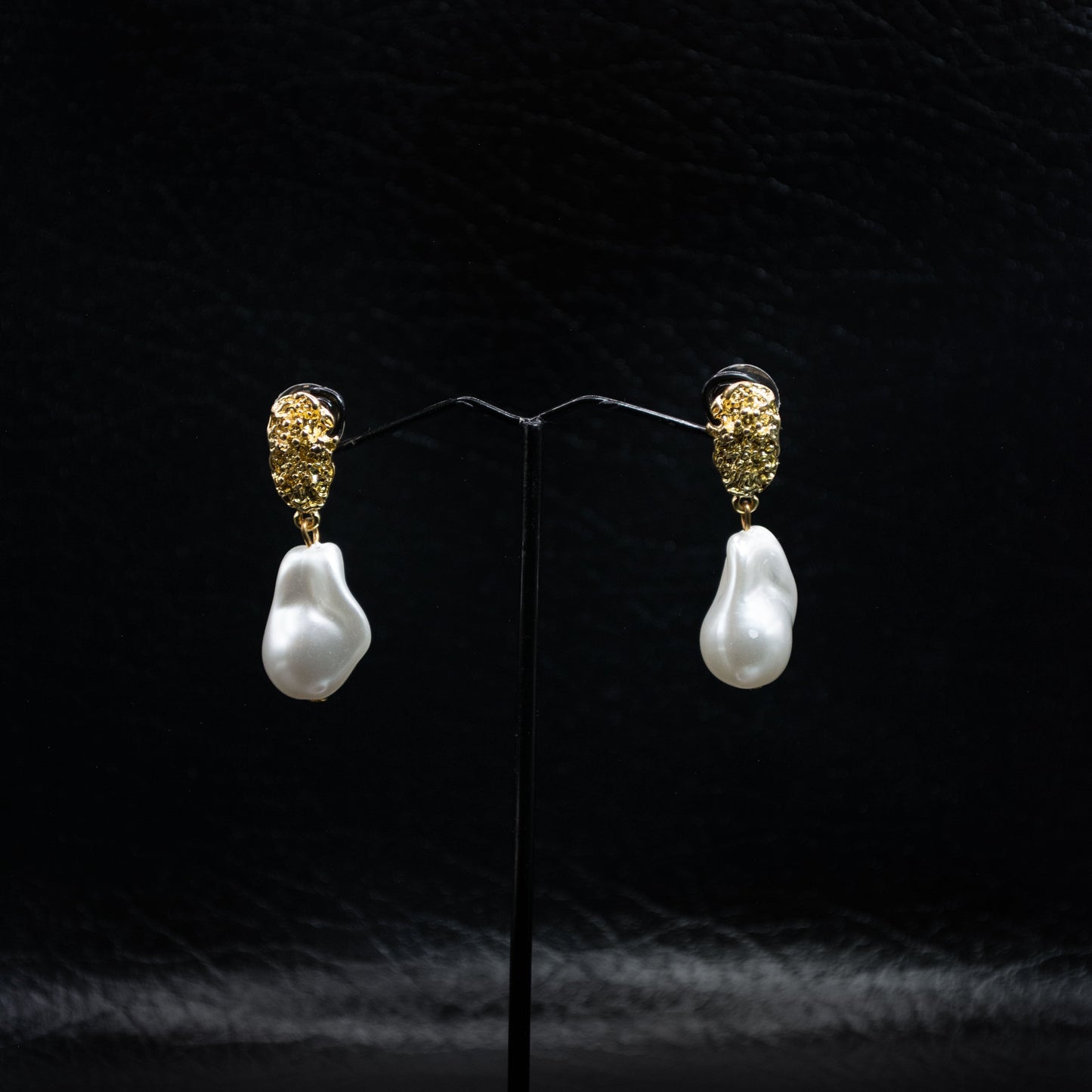 Gold and White Pearl Earrings - Sovrati Jewelry