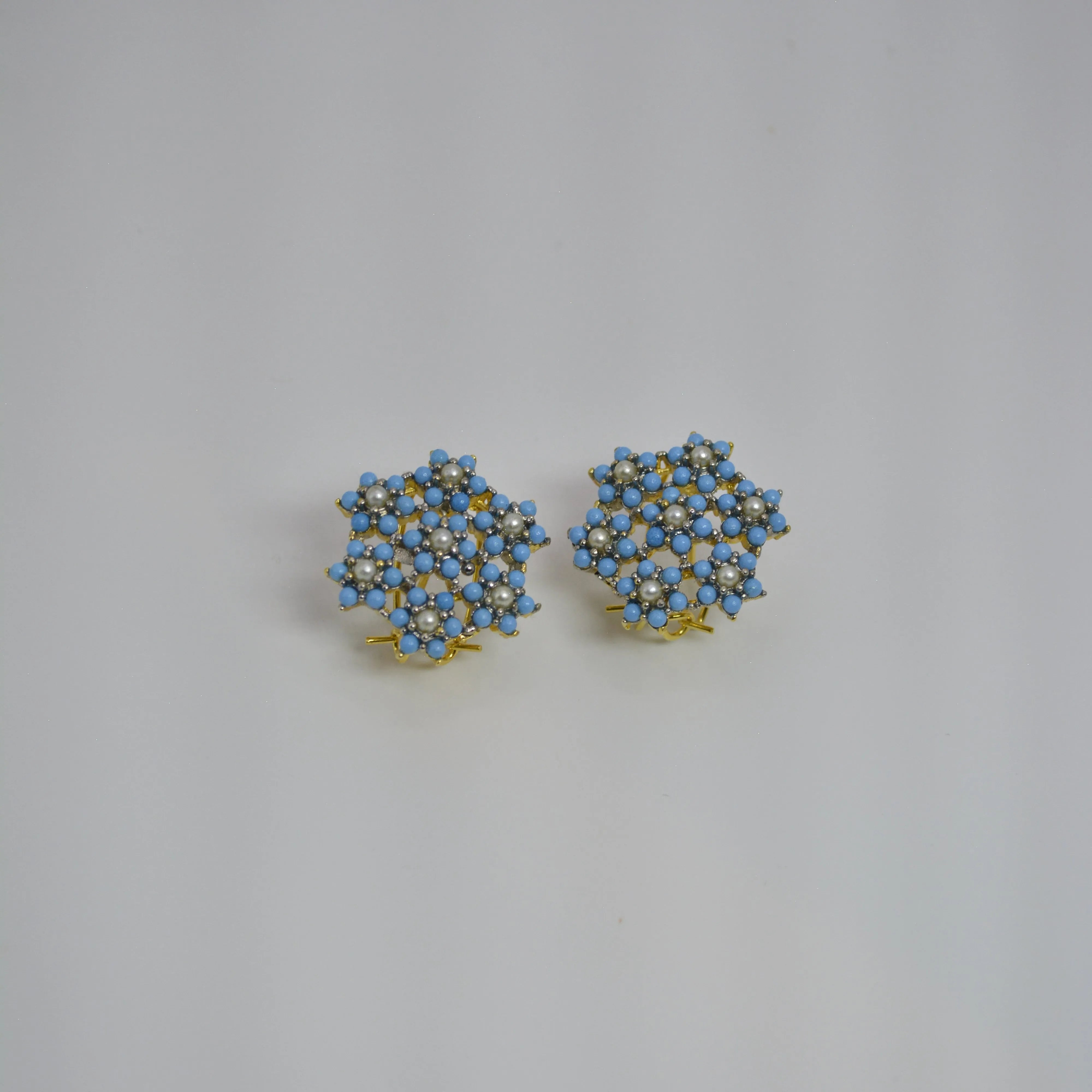 Delicate Star-Shaped Earrings - SOVRATI
