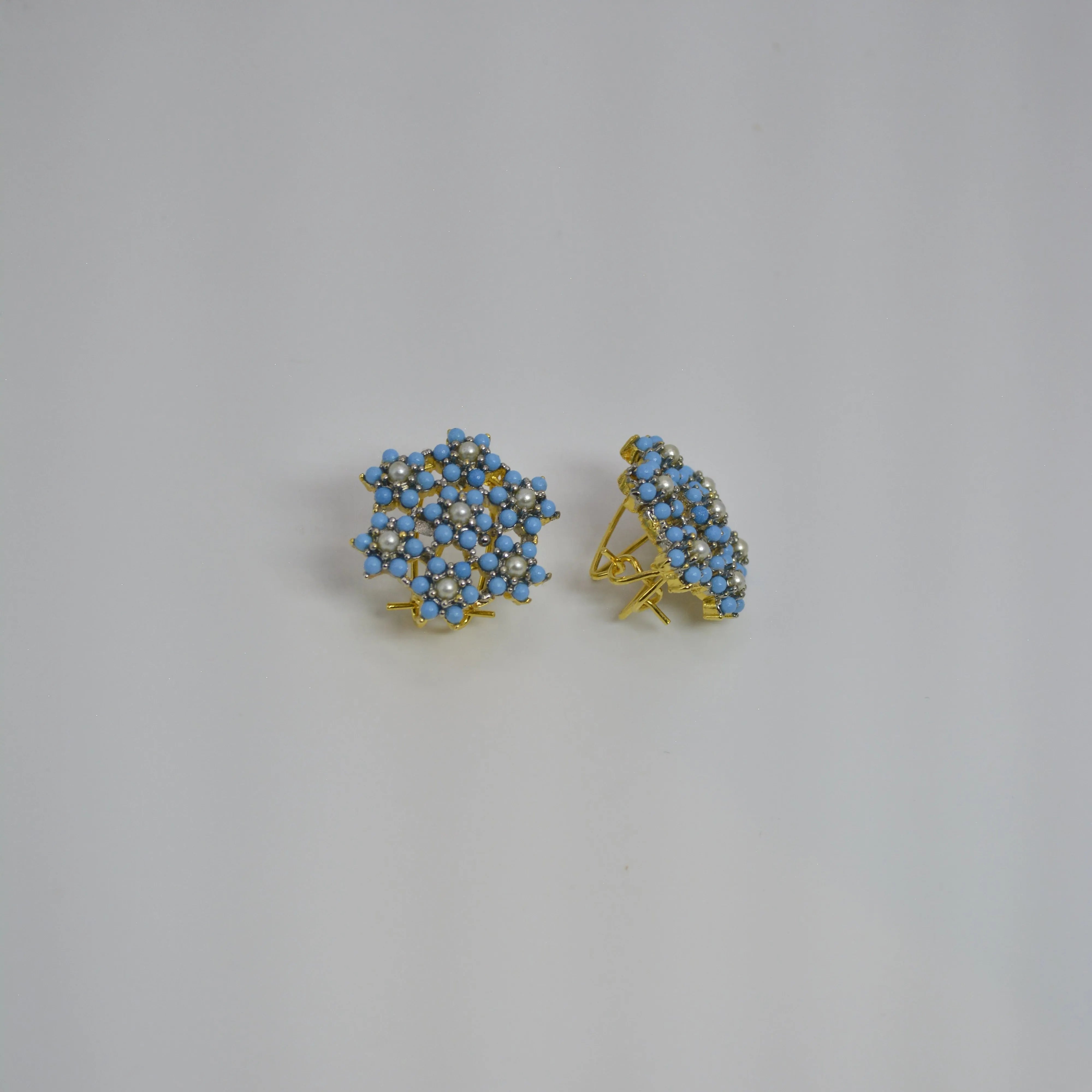 Delicate Star-Shaped Earrings - SOVRATI