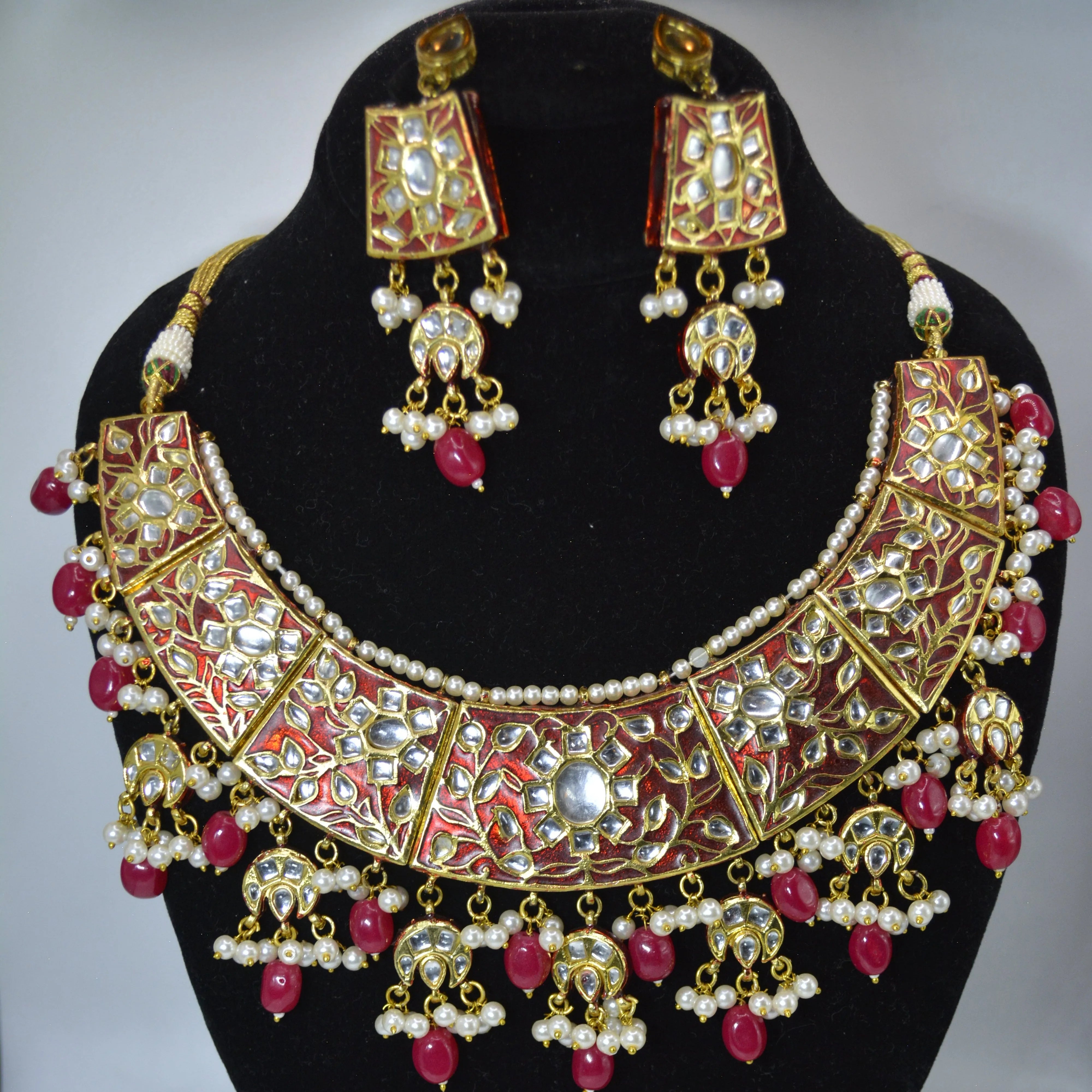 Red Meena Kaari Set - SOVRATI