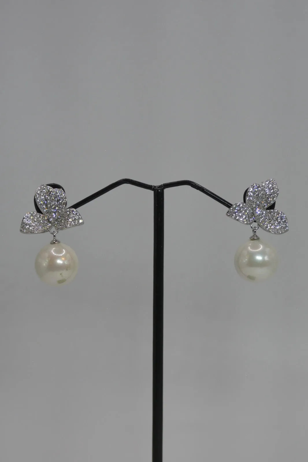 -Floral Pearl Affair-Floral Pearl Affair