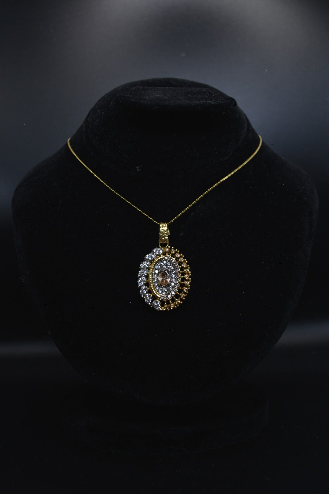 Oval Stone Pendant Set