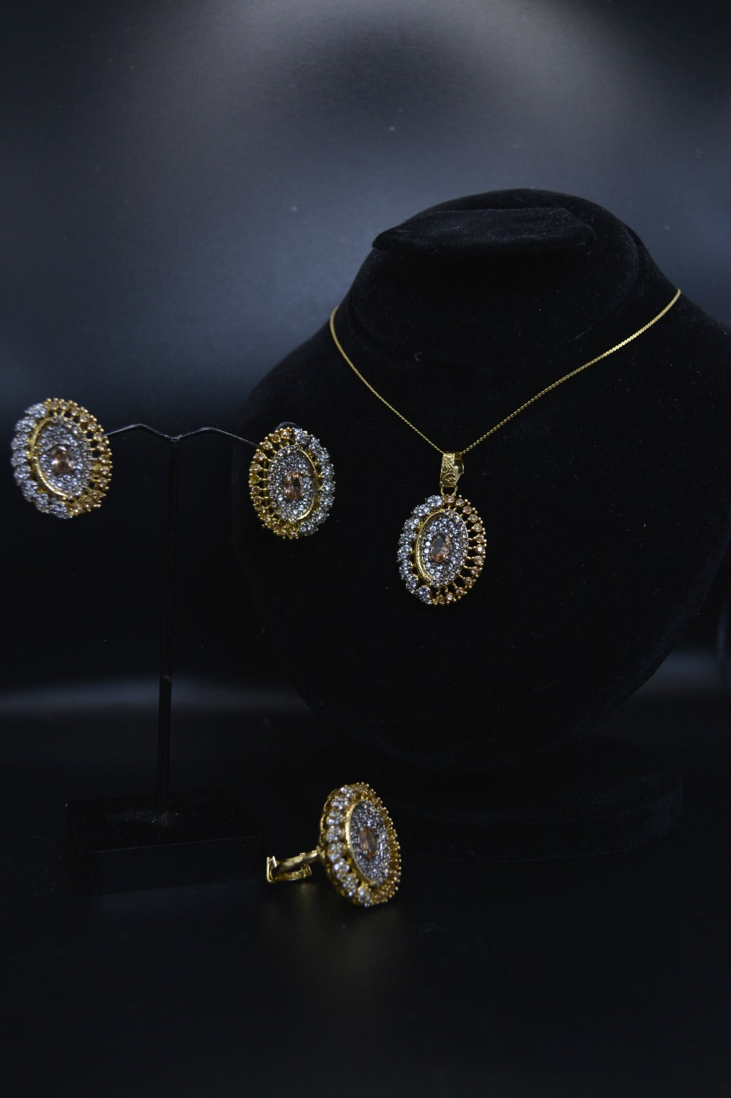 Oval Stone Pendant Set