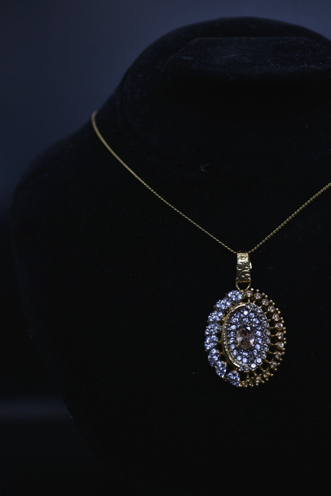 Oval Stone Pendant Set