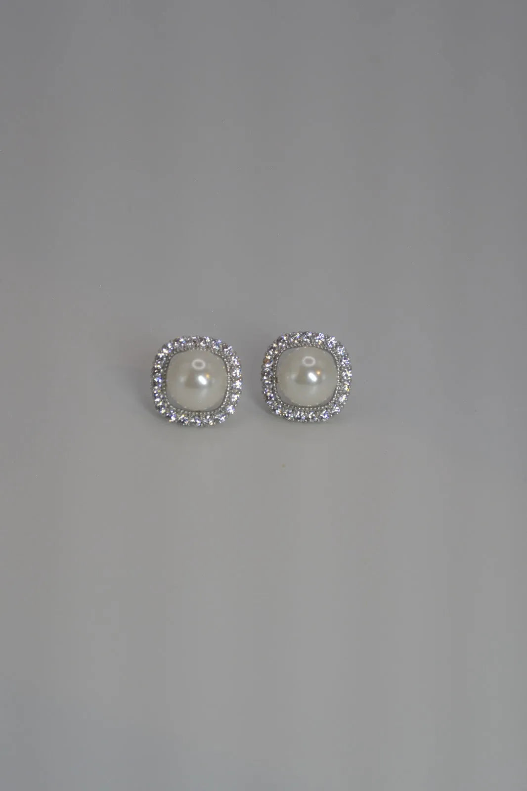 -Pearl with Diamond Cut Tops-Pearl with Diamond Cut Tops