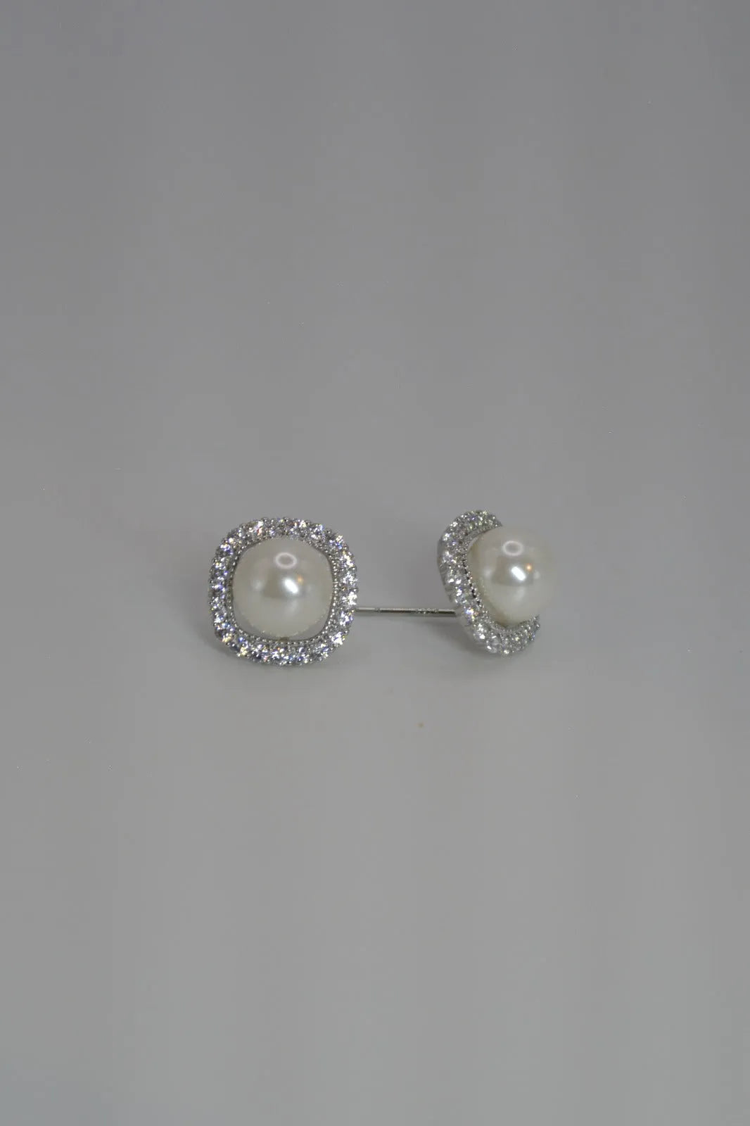 -Pearl with Diamond Cut Tops-Pearl with Diamond Cut Tops