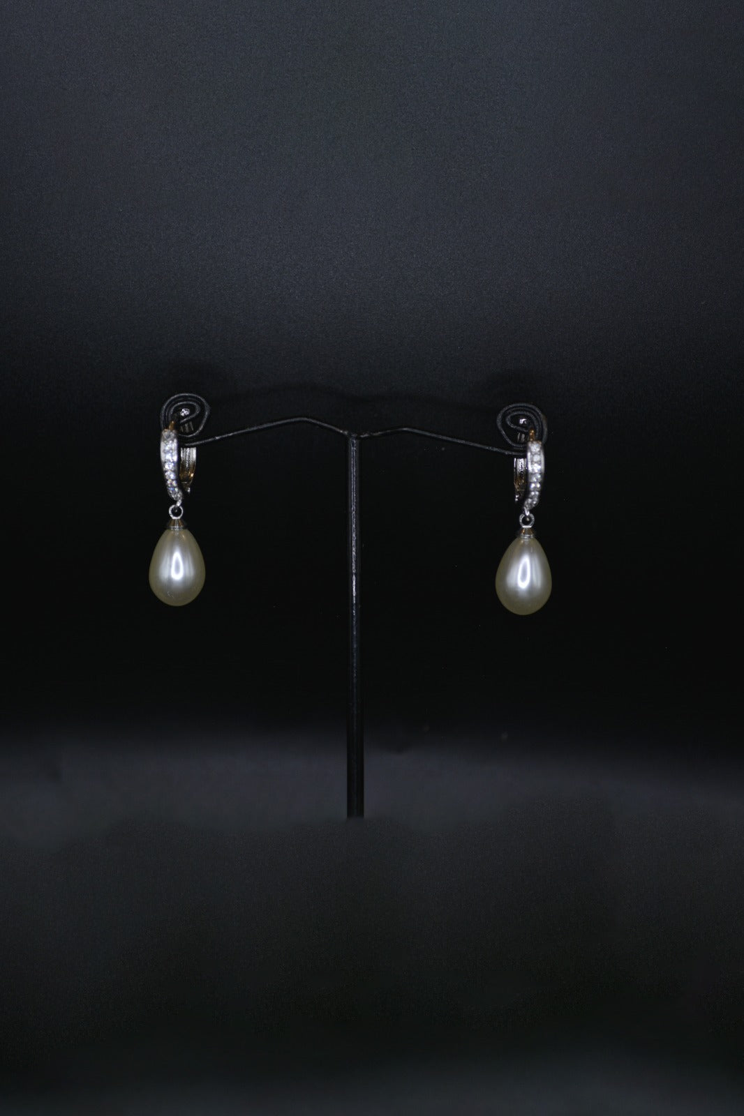 Classic Tear Drop Pearl Earrings