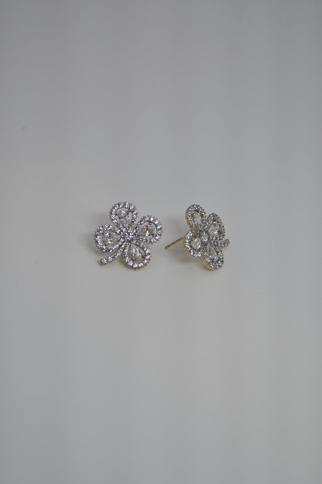 Luxurious four leaf Clover Earrings with crystals