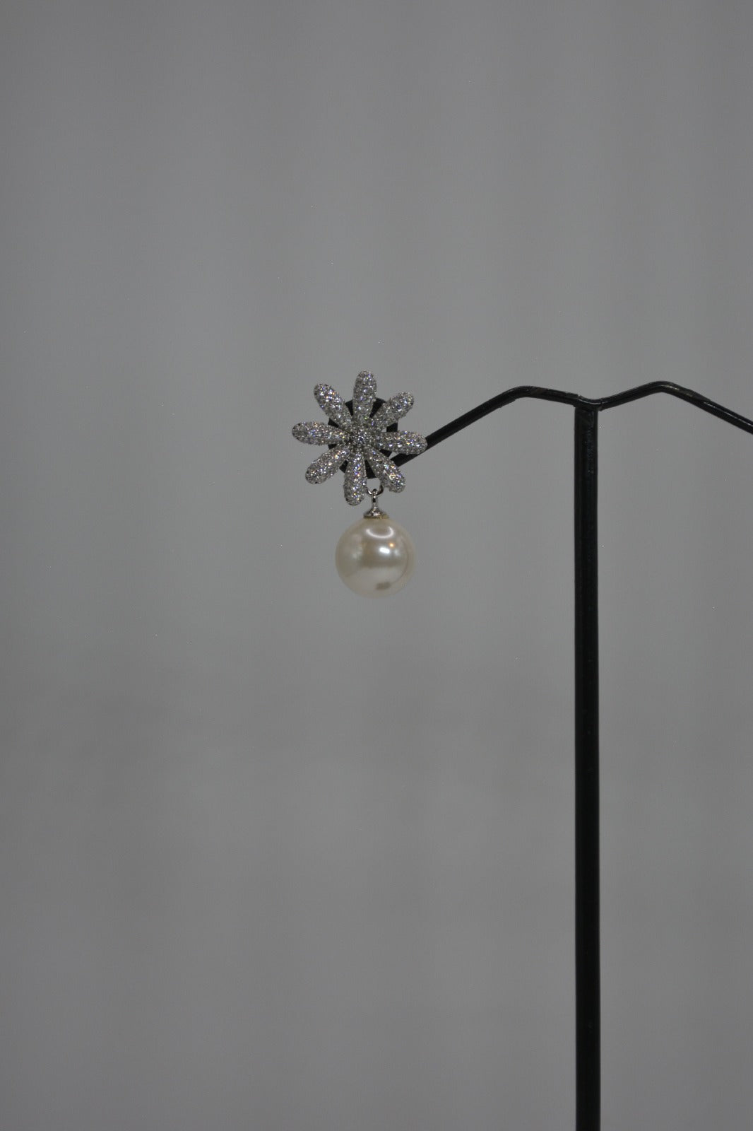 Delicate Floral with pearl