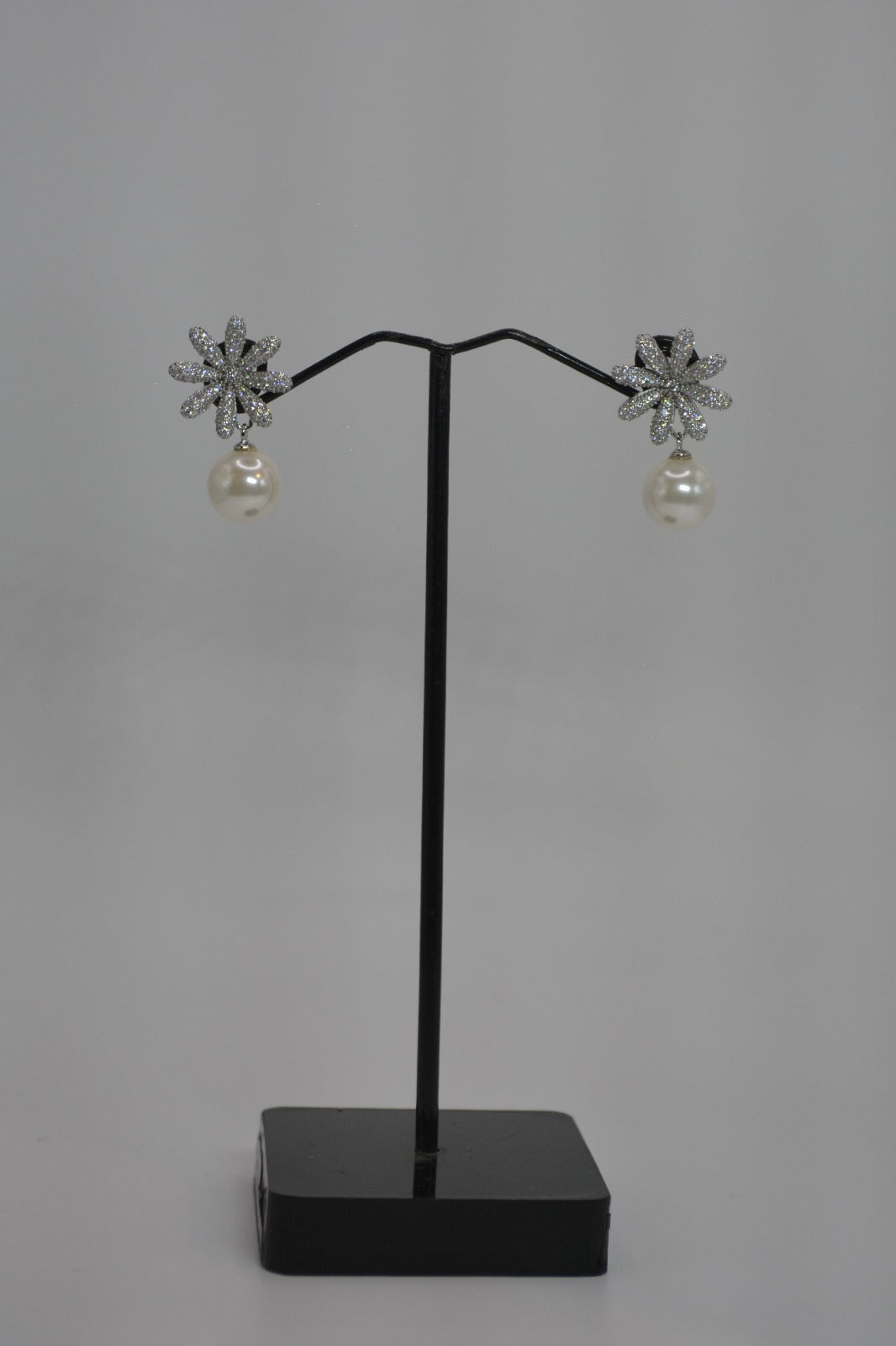 Delicate Floral with pearl