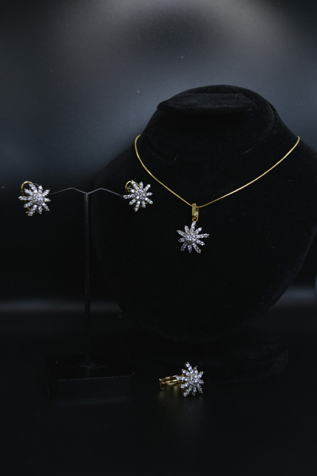 Crystal Star Brust Pendent Set