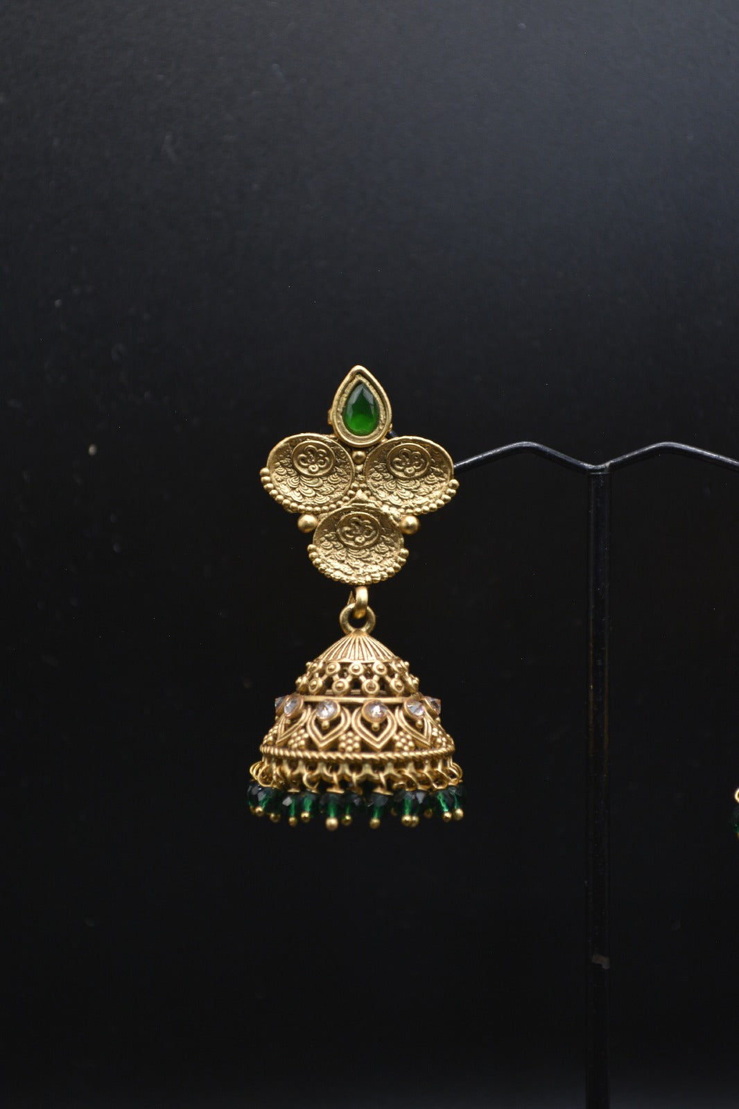 Regal Gold and Emerald Jewelry Set