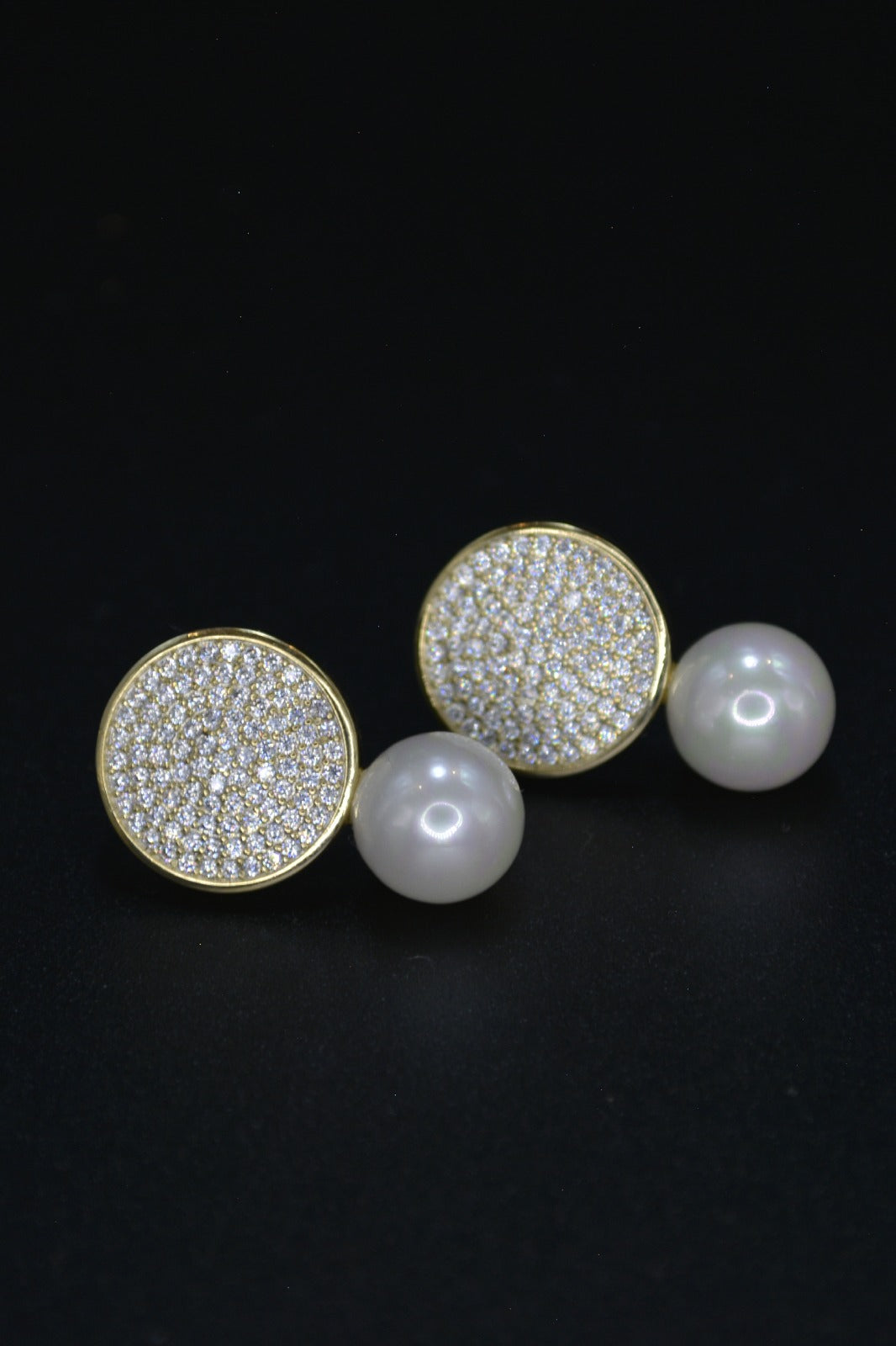 Elegant Disc and Pearl Earrings