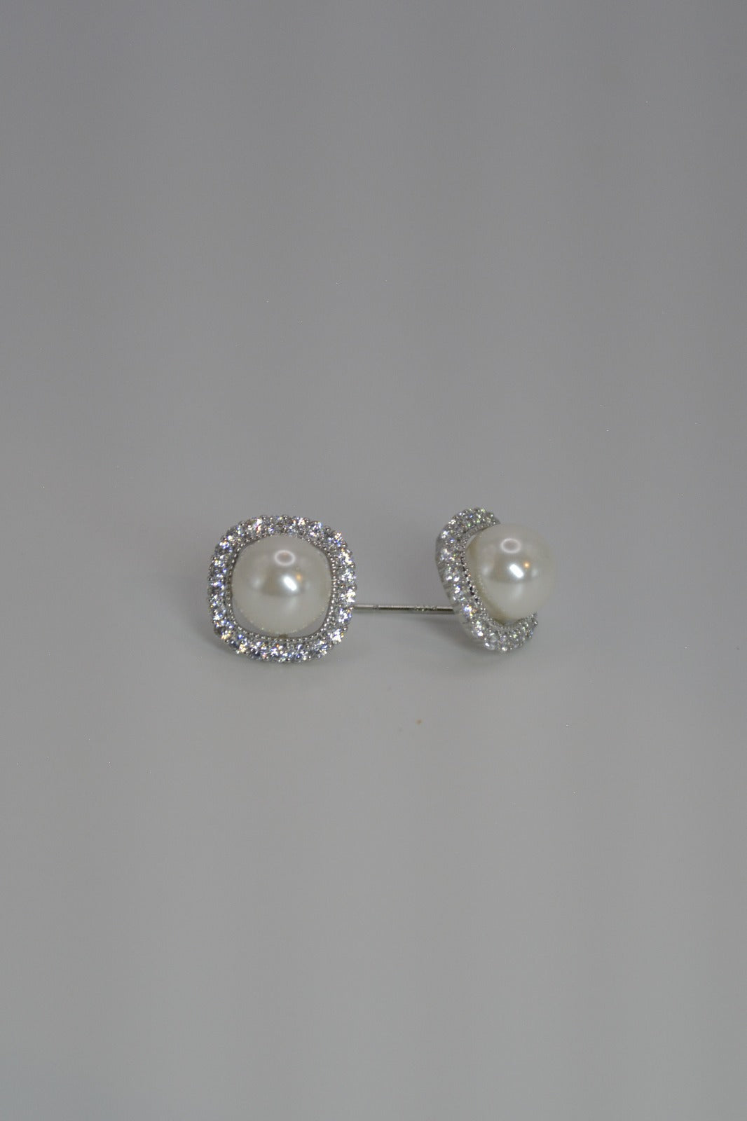 Pearl with Diamond Cut Tops