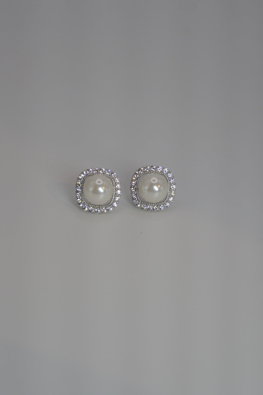 Pearl with Diamond Cut Tops